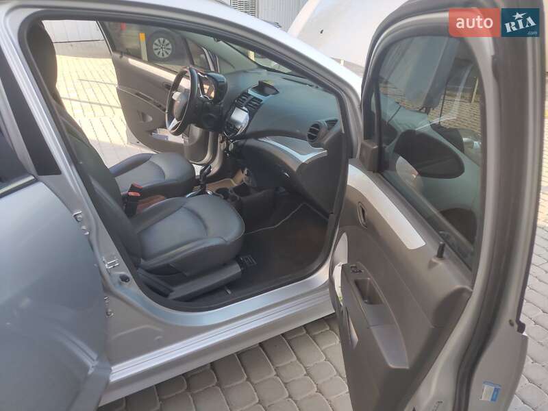 Хетчбек Chevrolet Spark EV 2016 в Львові