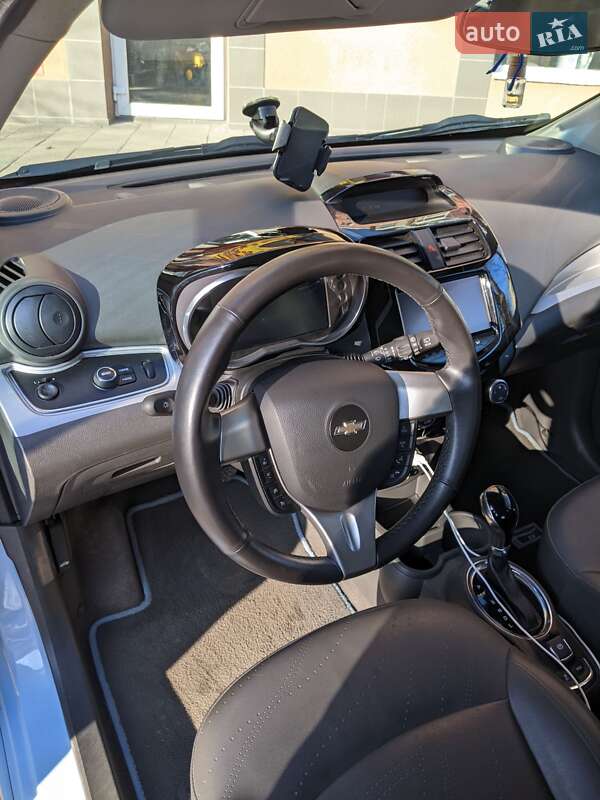 Хетчбек Chevrolet Spark EV 2016 в Кам'янець-Подільському