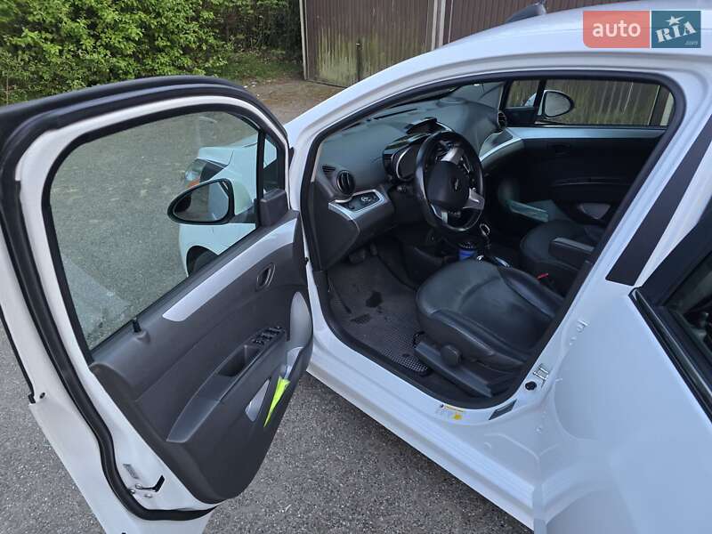 Хэтчбек Chevrolet Spark EV 2016 в Полтаве