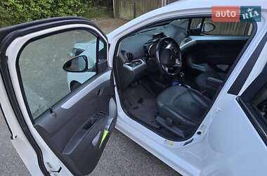 Хэтчбек Chevrolet Spark EV 2016 в 