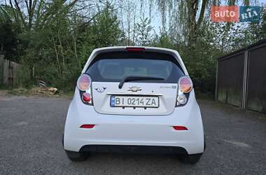 Хэтчбек Chevrolet Spark EV 2016 в 