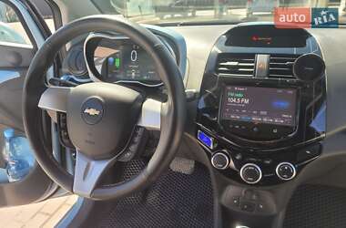 Хетчбек Chevrolet Spark EV 2014 в 