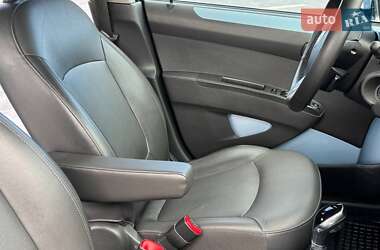 Хэтчбек Chevrolet Spark EV 2015 в 