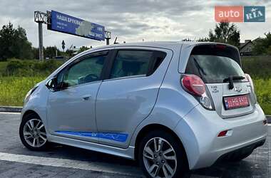 Хэтчбек Chevrolet Spark EV 2015 в 