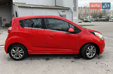 Хэтчбек Chevrolet Spark EV 2016 в 