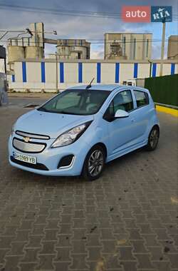 Хэтчбек Chevrolet Spark EV 2015 в 