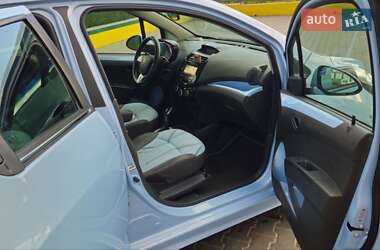 Хэтчбек Chevrolet Spark EV 2015 в 