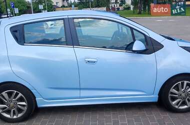 Хэтчбек Chevrolet Spark EV 2016 в 