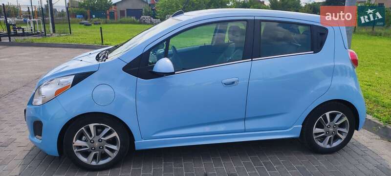 Хетчбек Chevrolet Spark EV 2016 в Вишгороді