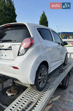 Хетчбек Chevrolet Spark EV 2014 в 