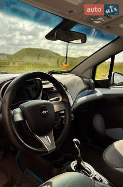 Хэтчбек Chevrolet Spark EV 2015 в 