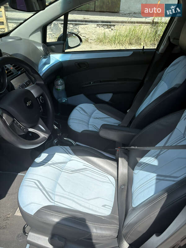 Хэтчбек Chevrolet Spark EV 2015 в Львове