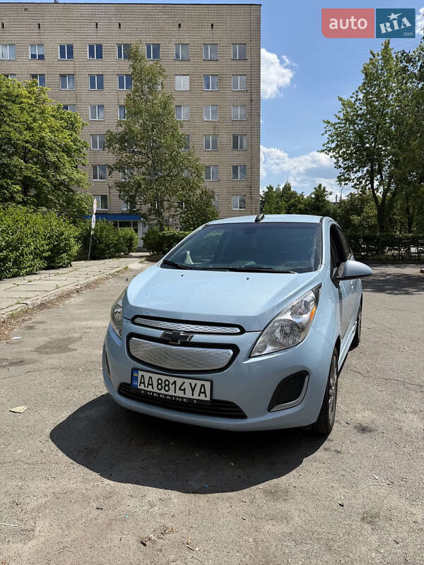 Хетчбек Chevrolet Spark EV 2016 в 