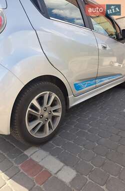 Хэтчбек Chevrolet Spark EV 2015 в 