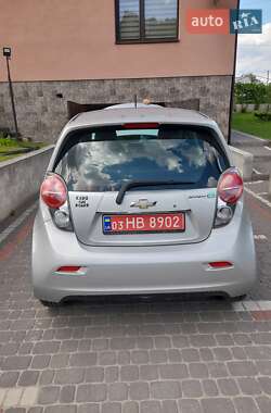 Хэтчбек Chevrolet Spark EV 2015 в 