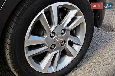 Хэтчбек Chevrolet Spark EV 2013 в 