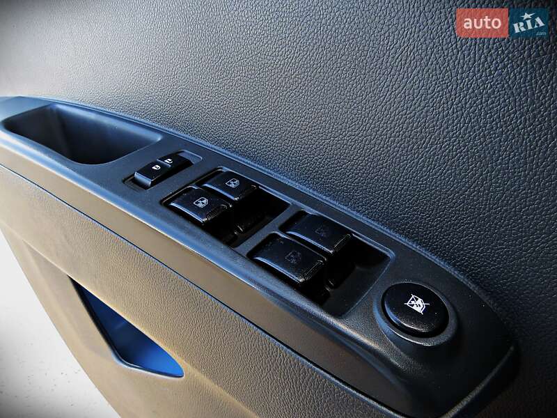 Хэтчбек Chevrolet Spark EV 2013 в Черкассах