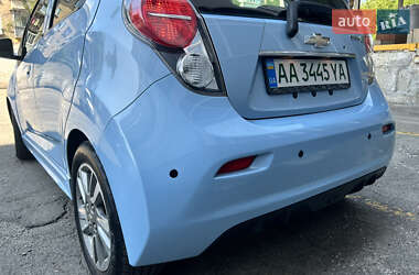 Хетчбек Chevrolet Spark EV 2016 в 