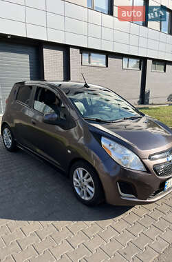 Хетчбек Chevrolet Spark EV 2013 в 