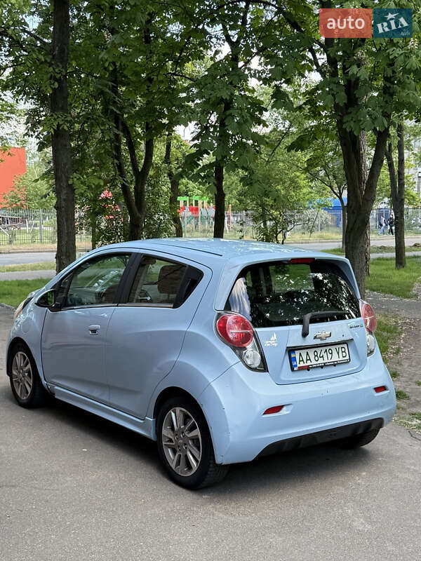 Хэтчбек Chevrolet Spark EV 2013 в Киеве
