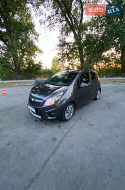 Хетчбек Chevrolet Spark EV 2013 в 