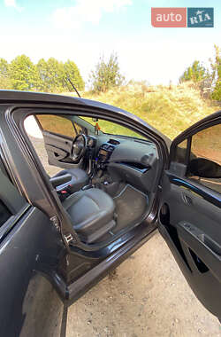 Хетчбек Chevrolet Spark EV 2013 в 