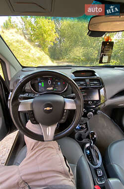 Хетчбек Chevrolet Spark EV 2013 в 