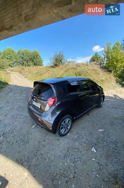 Хетчбек Chevrolet Spark EV 2013 в 