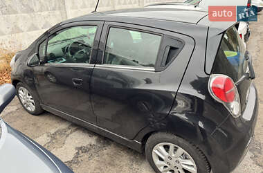 Хэтчбек Chevrolet Spark EV 2016 в 