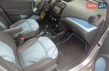 Хэтчбек Chevrolet Spark EV 2016 в 