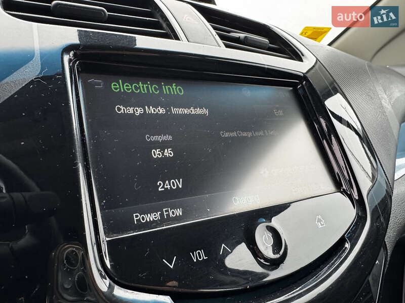 Хетчбек Chevrolet Spark EV 2013 в Кропивницькому