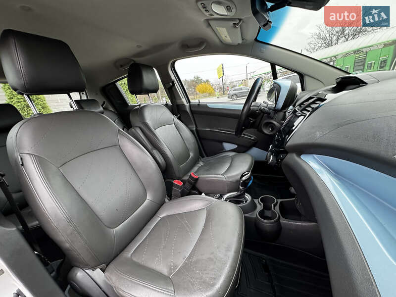 Хетчбек Chevrolet Spark EV 2013 в Кропивницькому