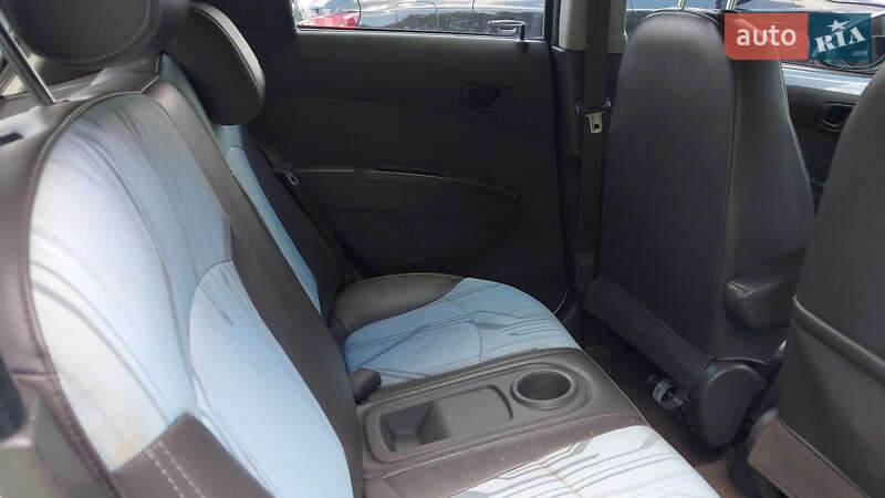 Хетчбек Chevrolet Spark EV 2016 в Городку