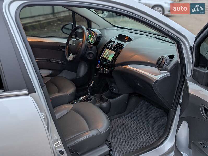 Хэтчбек Chevrolet Spark EV 2015 в Ивано-Франковске фото 18 Хэтчбек Chevrolet Spark EV 2015 в Ивано-Франковске