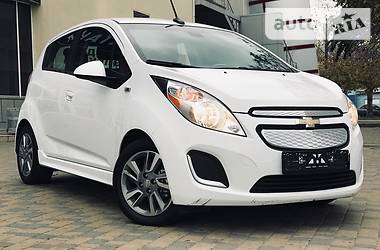 Хэтчбек Chevrolet Spark 2015 в 