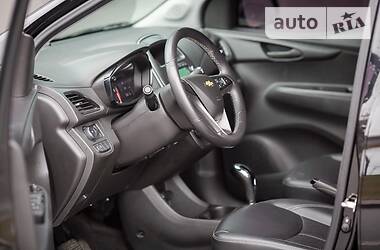 Хэтчбек Chevrolet Spark 2017 в 