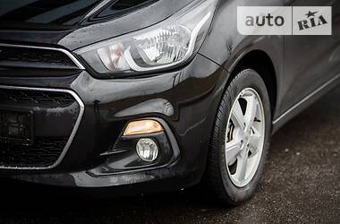 Хэтчбек Chevrolet Spark 2017 в 