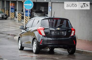 Хэтчбек Chevrolet Spark 2017 в 