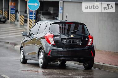 Хэтчбек Chevrolet Spark 2017 в 
