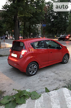 Хэтчбек Chevrolet Spark 2015 в Львове