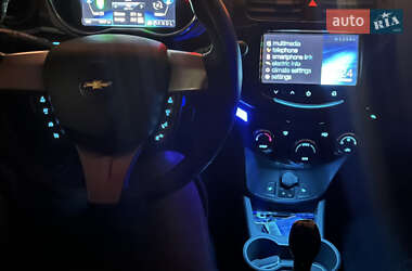 Хетчбек Chevrolet Spark 2014 в 