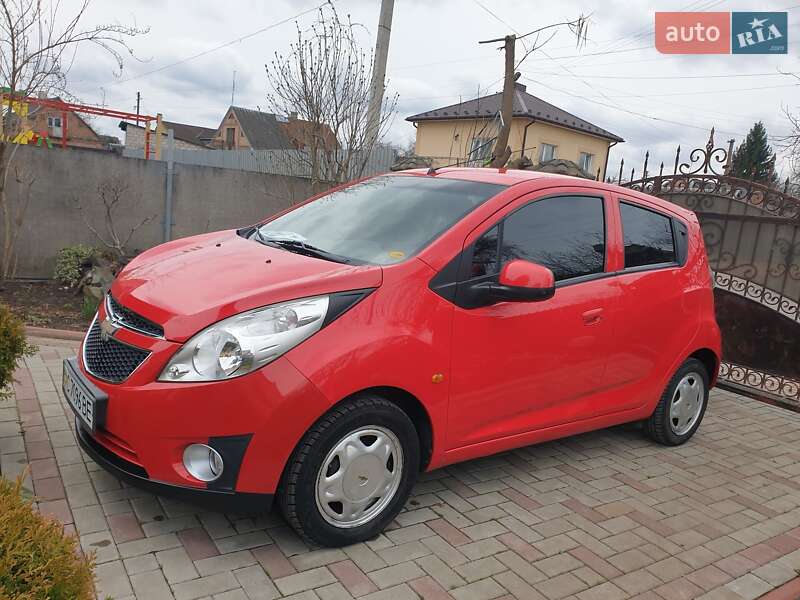 Хэтчбек Chevrolet Spark 2011 в Луцке