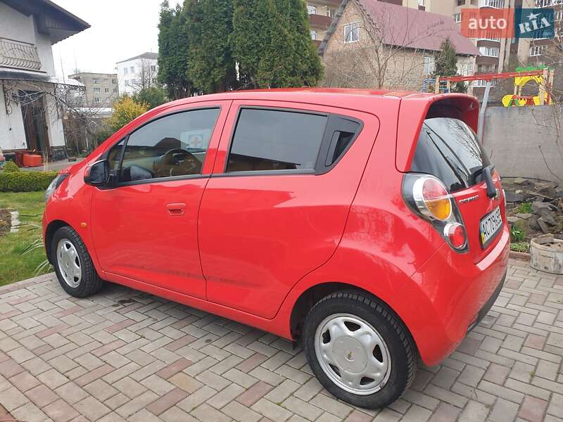 Хэтчбек Chevrolet Spark 2011 в Луцке