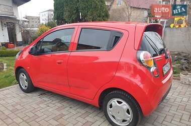 Хэтчбек Chevrolet Spark 2011 в 