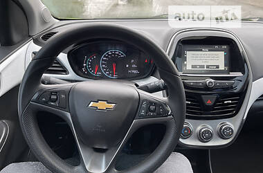 Хетчбек Chevrolet Spark 2015 в Києві