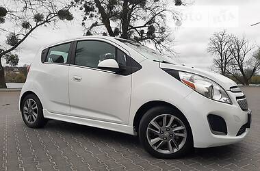 Хэтчбек Chevrolet Spark 2016 в 