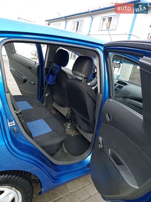 Хэтчбек Chevrolet Spark 2011 в Львове