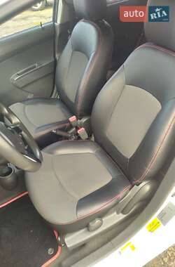 Хэтчбек Chevrolet Spark 2014 в Хмельницком