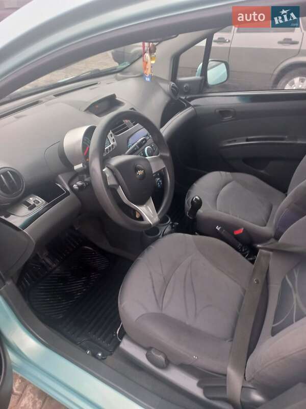 Хэтчбек Chevrolet Spark 2010 в Радехове