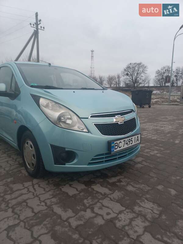 Хэтчбек Chevrolet Spark 2010 в Радехове
